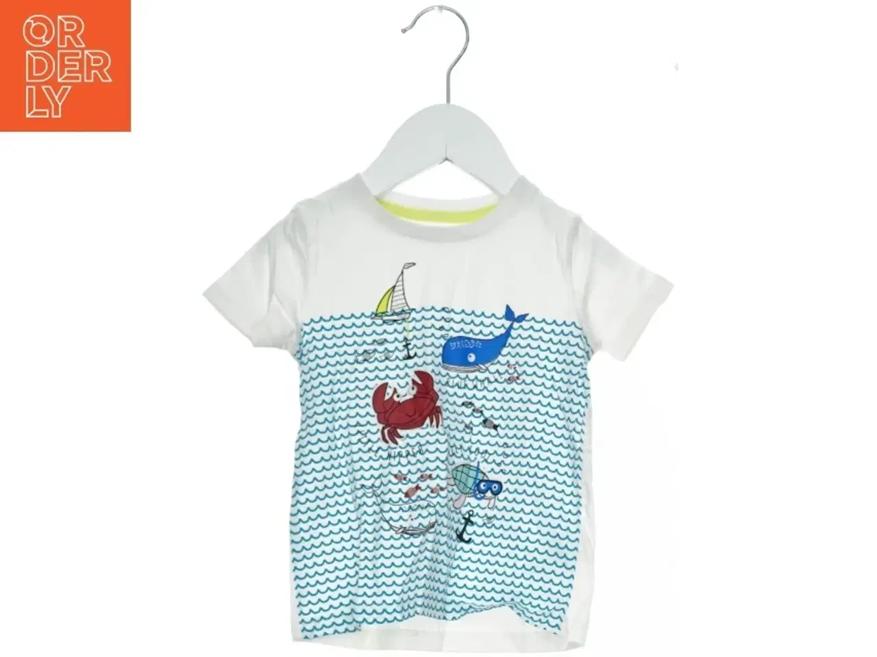 Billede 1 - T-shirt med hav-motiv (str. 80)