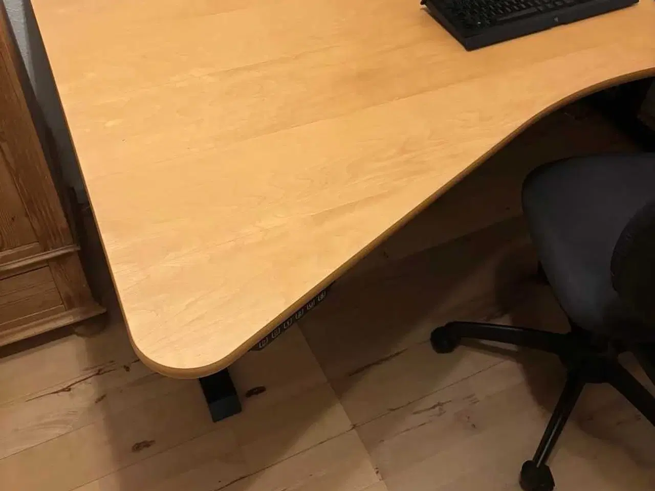 Billede 2 - Stort og lækkert hæve/sænkebord