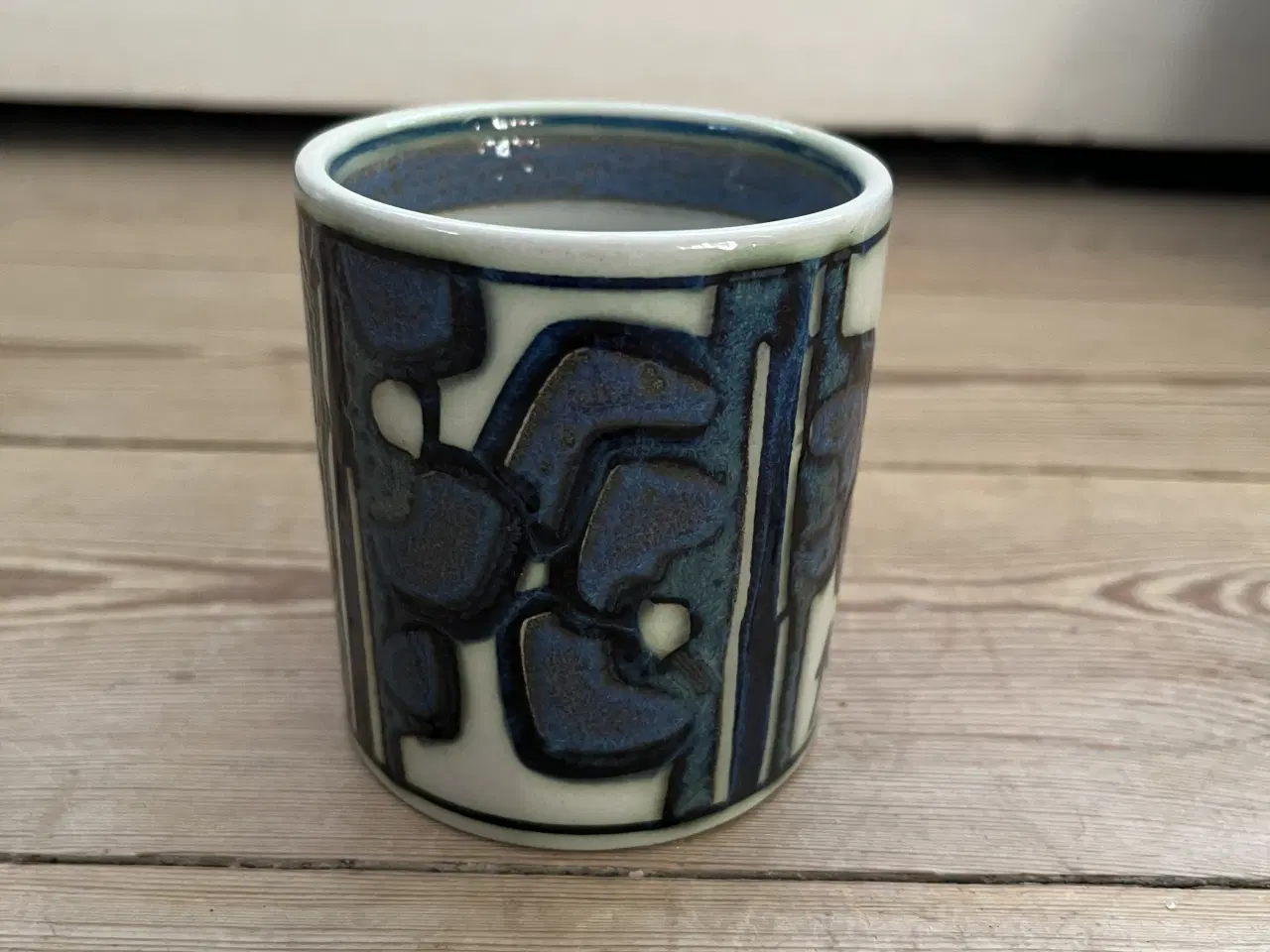 Billede 5 - Royal Copenhagen lille Årskrus 1975