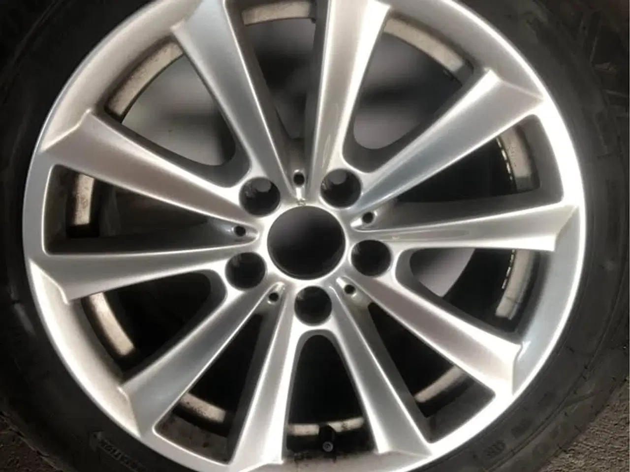 Billede 2 - Org. BMW alufælge med vinterdæk 17" til F10/F11