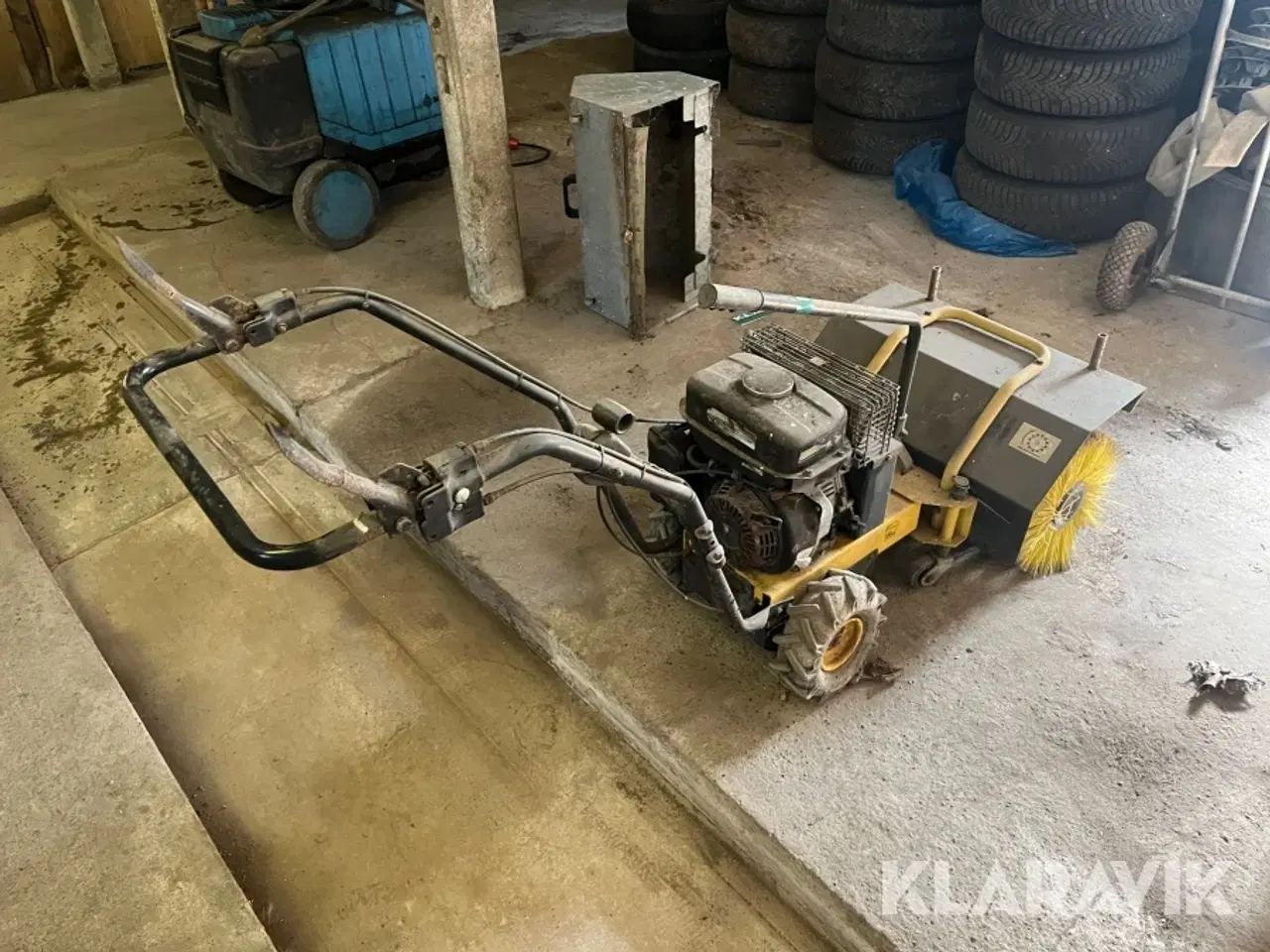 Billede 3 - Redskabsbærer Texas Handy 600 R med kost