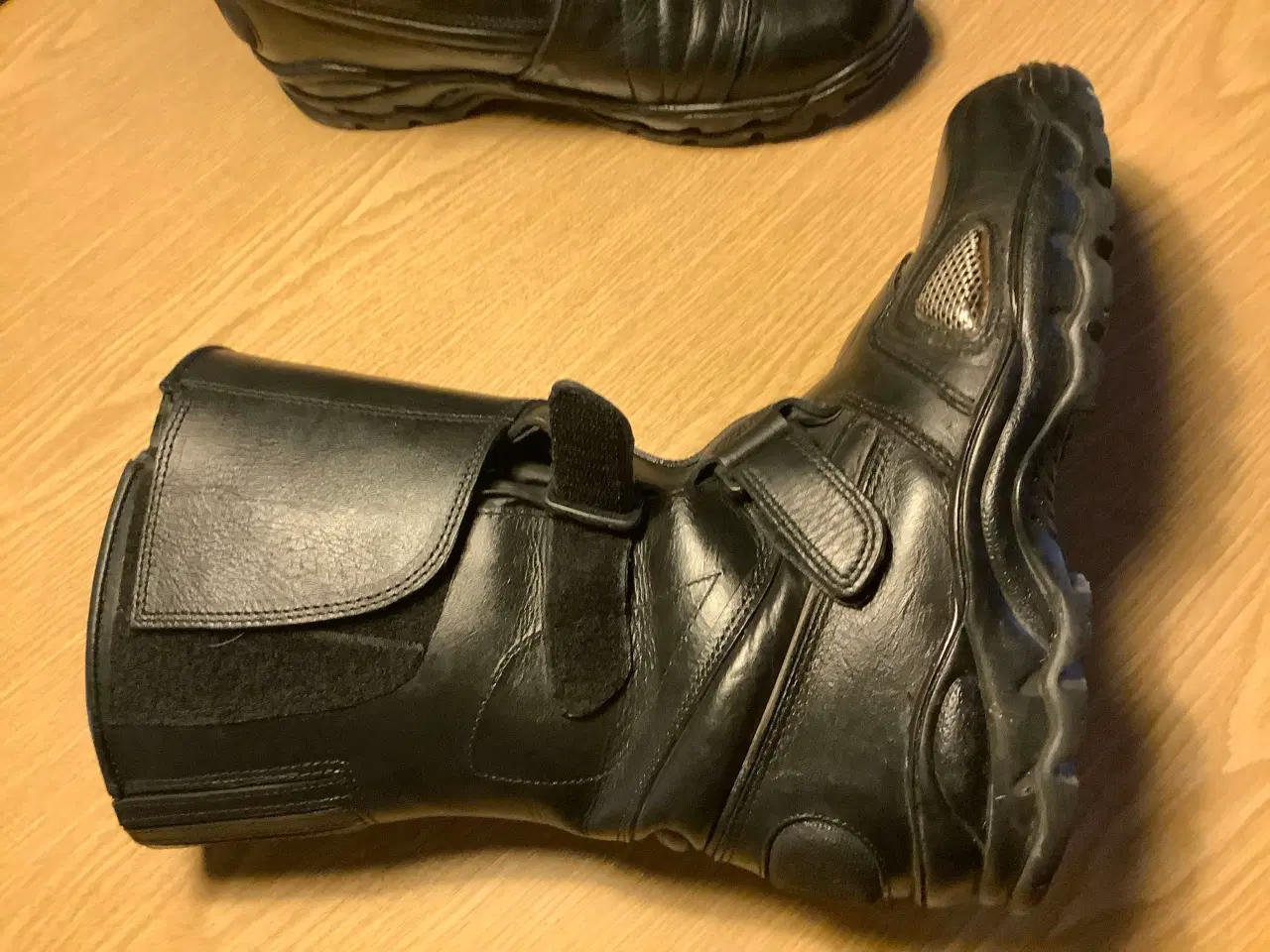 Billede 2 - Sorte støvler str 42 til MC