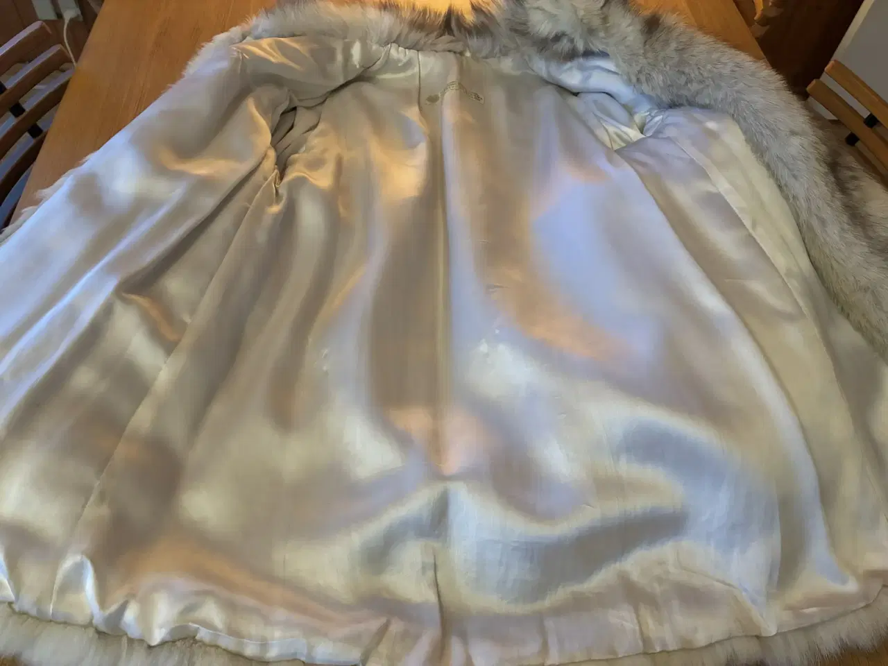 Billede 3 - Sølvræv pelsfrakke str 36 .- velholdt