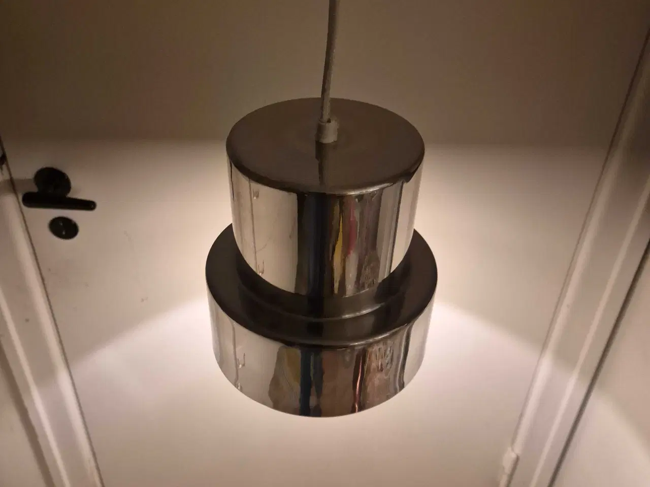 Billede 4 - Stålblank retrolampe fra Louis Poulsen 
