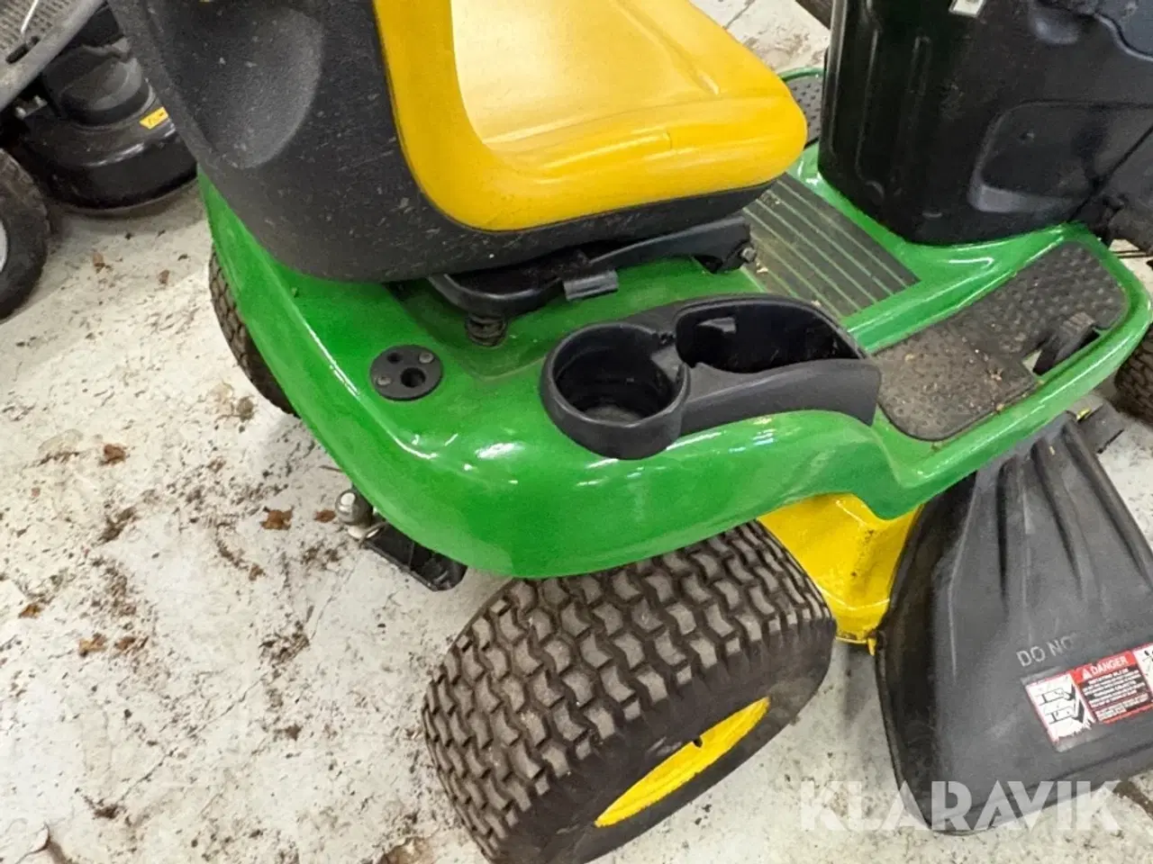 Billede 12 - Græsslåmaskine John Deere X120