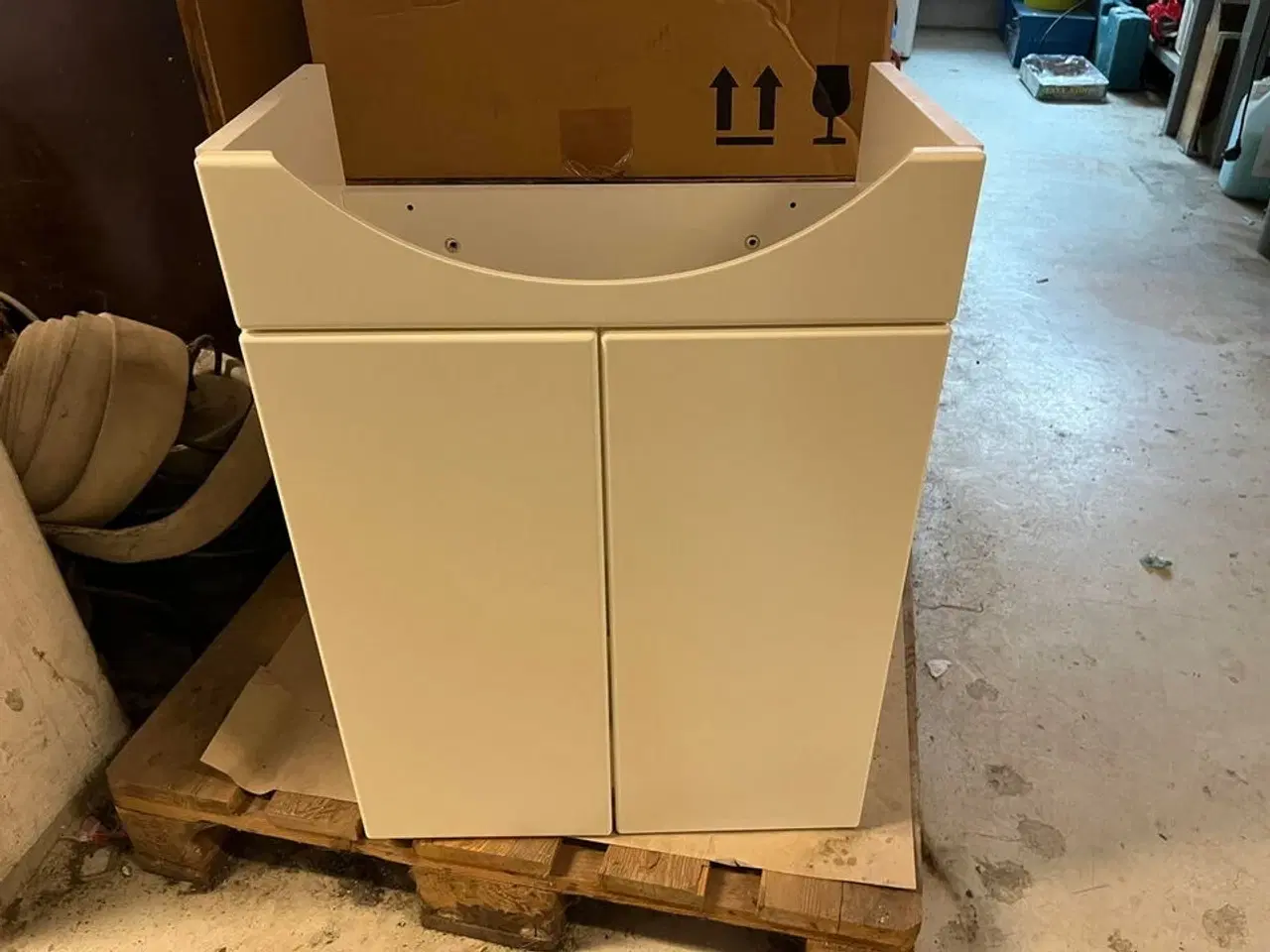 Billede 10 - Div. vaske og skabe