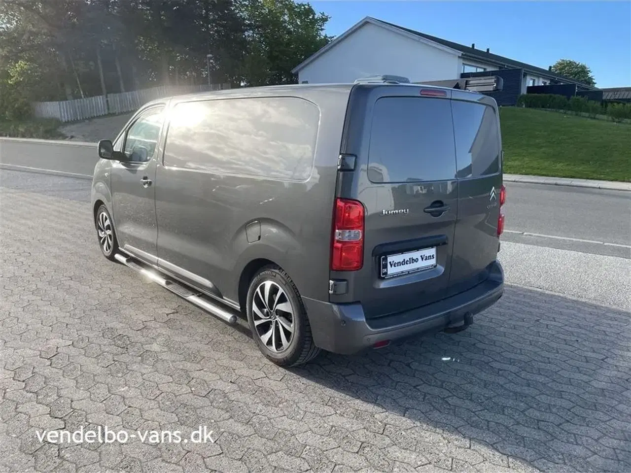 Billede 2 - 2018 - Øvrige   2 personers personbil 180 HK og automatgear med udstyr til overnatning og madlavning - EN&amp;apos; VOGN TIL DET HELE