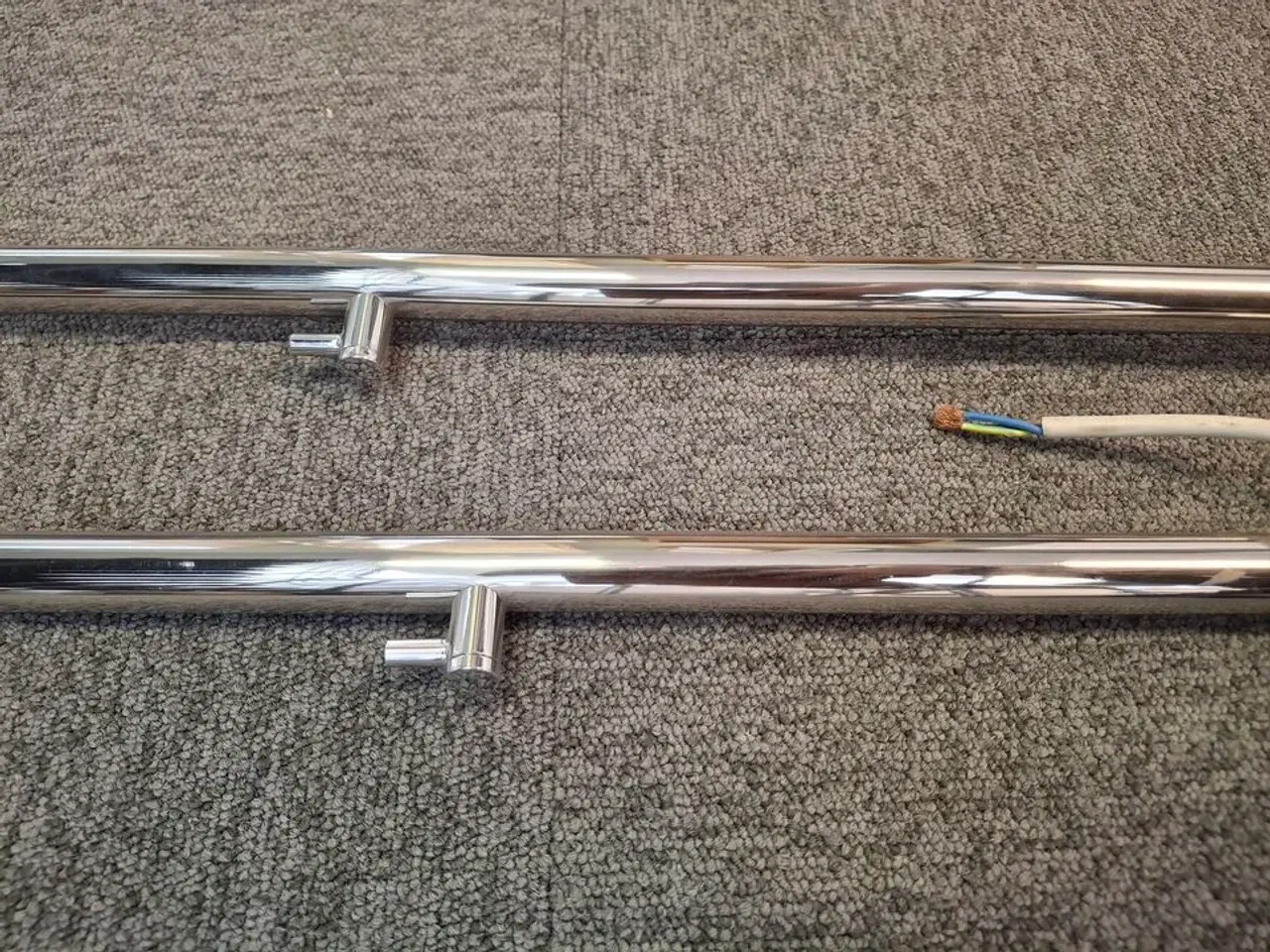 Billede 4 - 2stk krom håndklædetørre til el   STRØMBERG