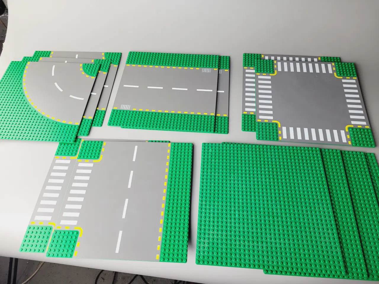 Billede 1 - ⭐️· Stort Sæt på 13 Originale LEGO Vejplader City