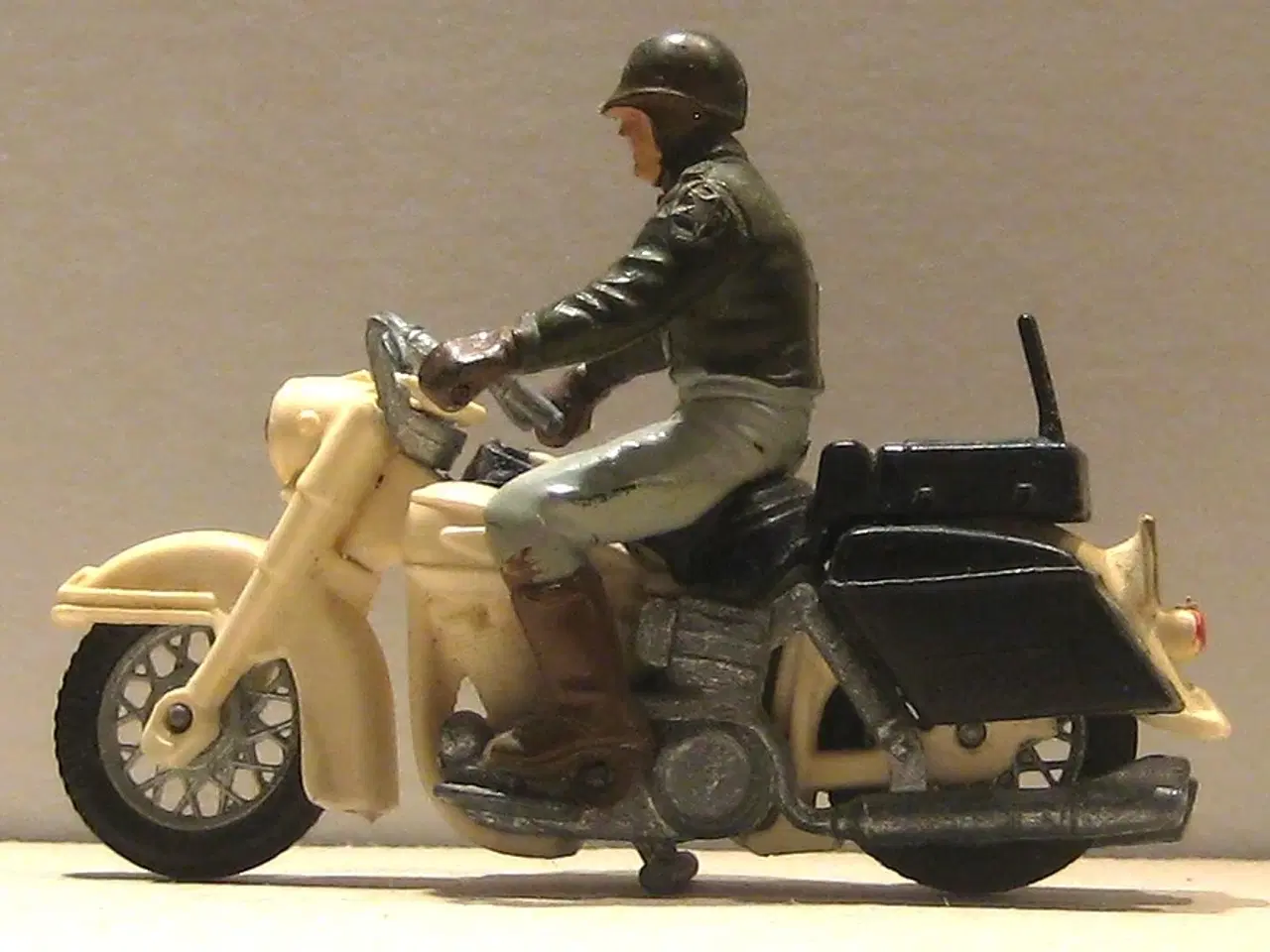 Billede 1 - Legetøj modelmotorcykel Vintage Britains