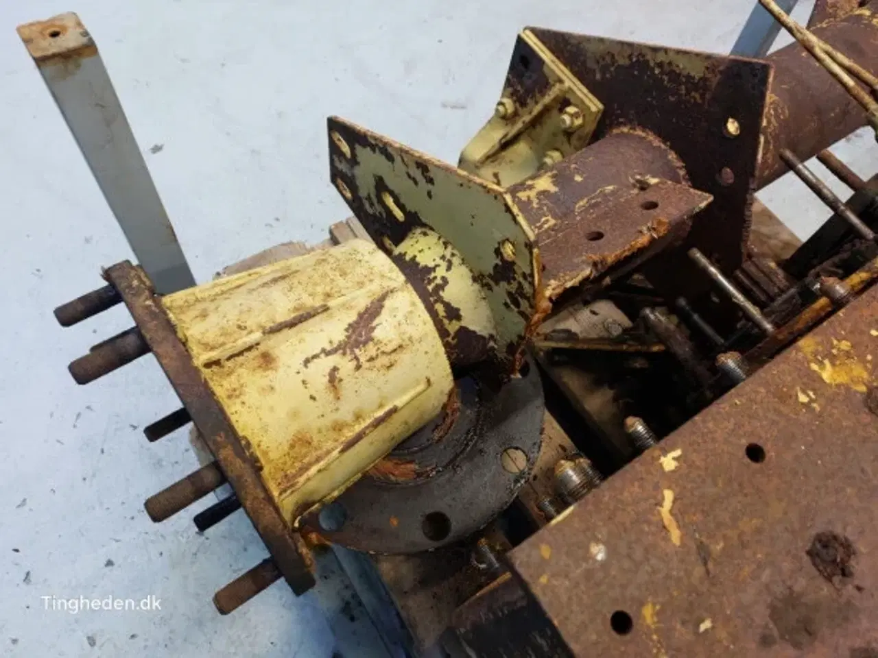 Billede 19 - New Holland M140 Foraksel