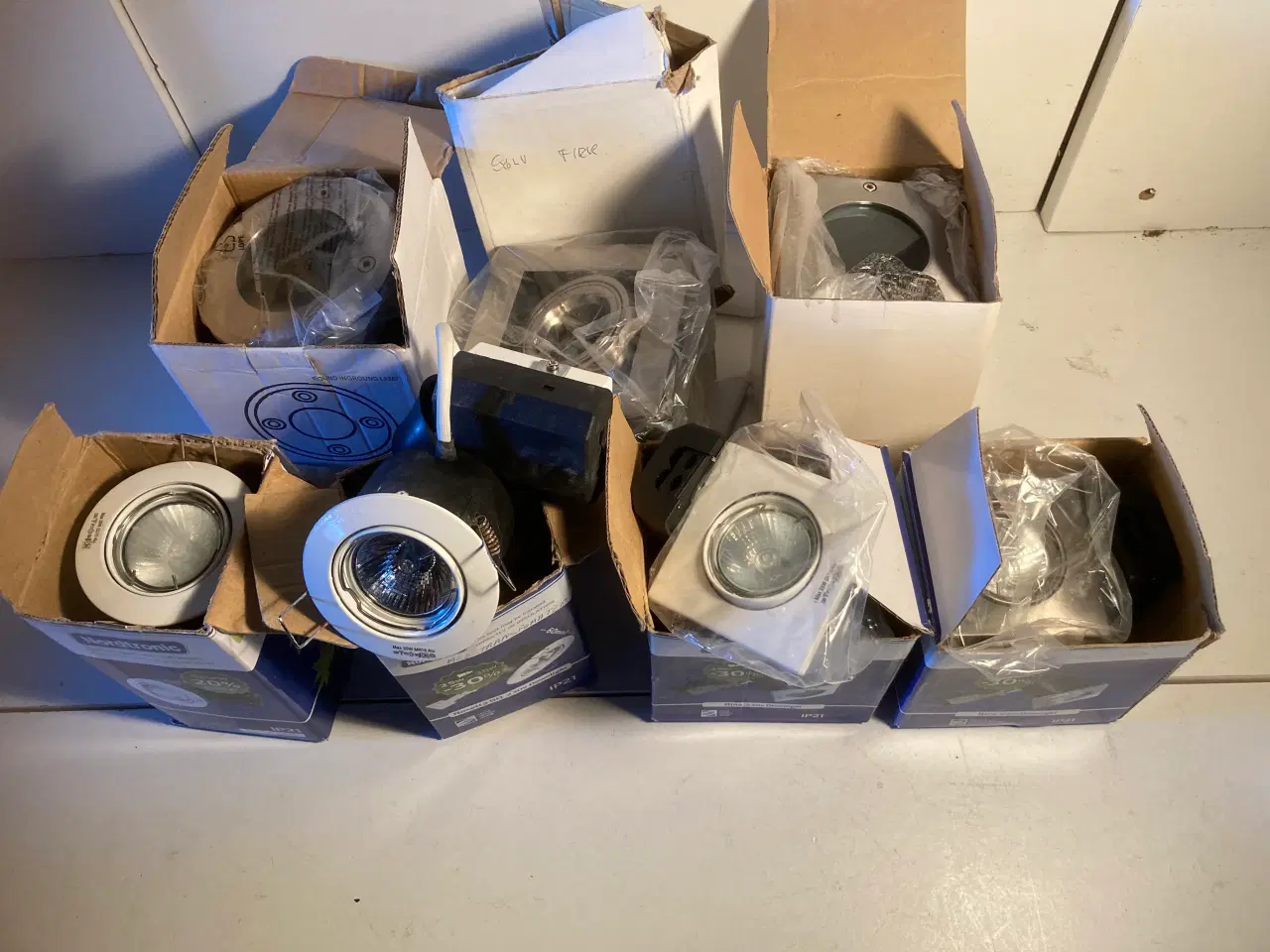 Billede 5 - Lamper i overskud - 100% nye & ubrugte.