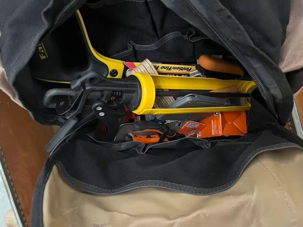 Billede 3 - Faldsikring, hjelme, værktøj mv.  KASIK