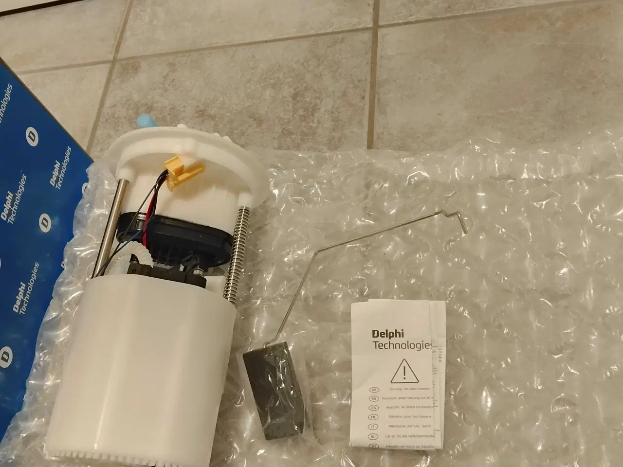 Billede 3 - Benzinpumpe - føderdel. NY.