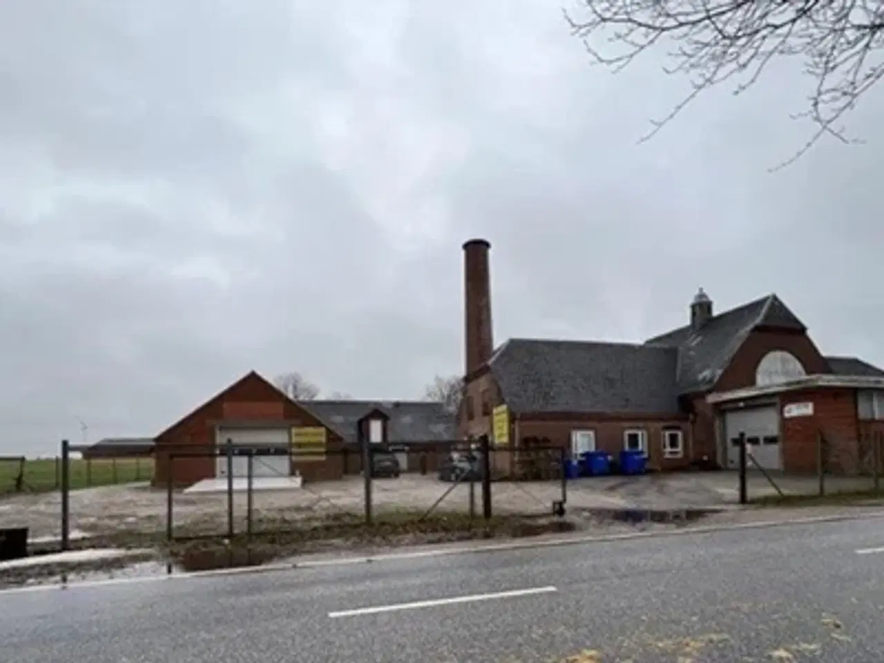 Billede 1 - Mejlbyvej 656, 8530 Hjortshøj - 50-100 eller 205 m2 flot hal udlejes til lager, kontor, værksted, andet