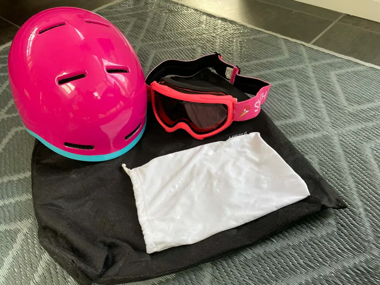 Billede 7 - Salomon skihjelm og skibriller til barn