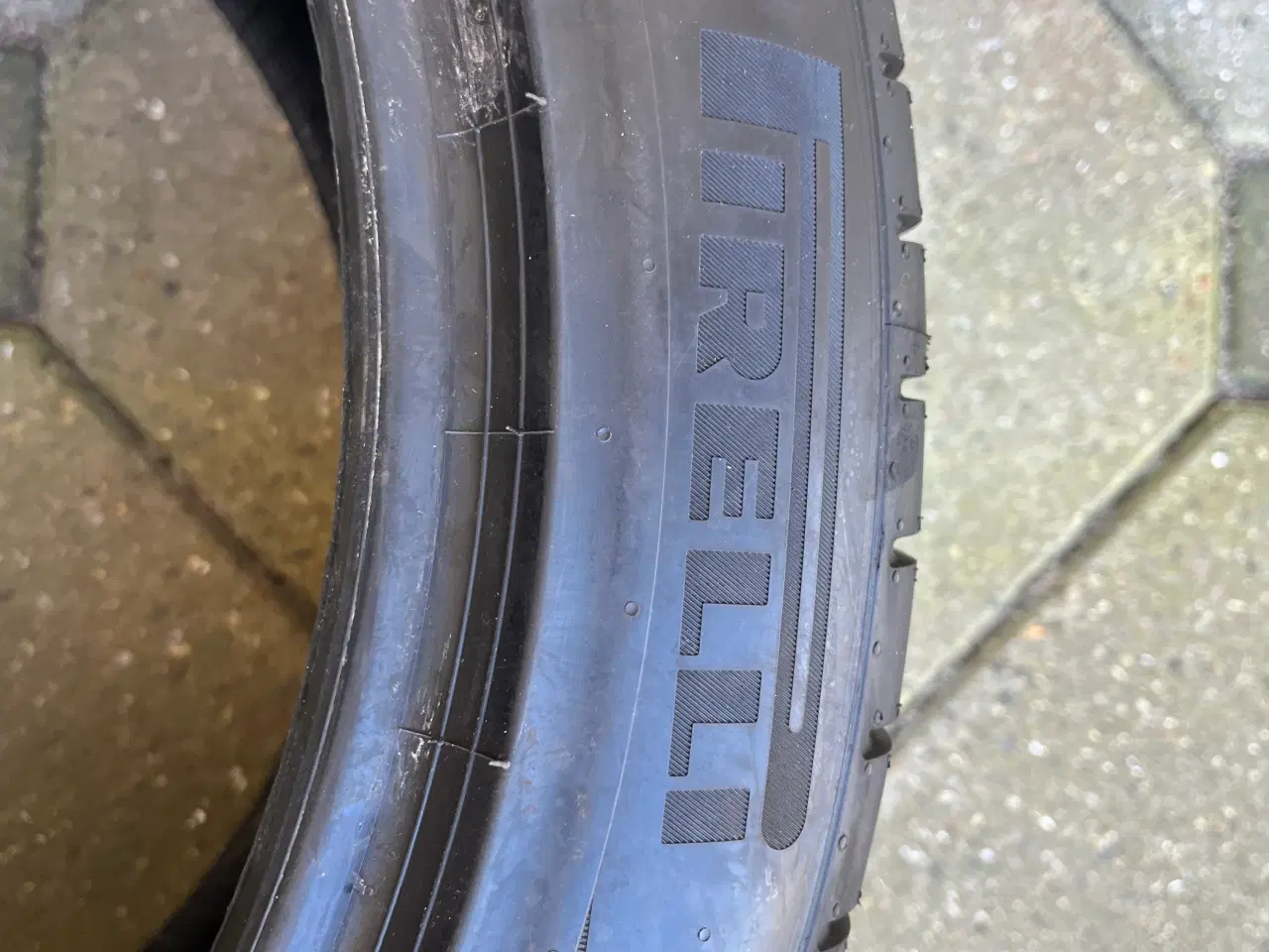 Billede 3 - Pirelli sommerdæk 285/40R19 Y