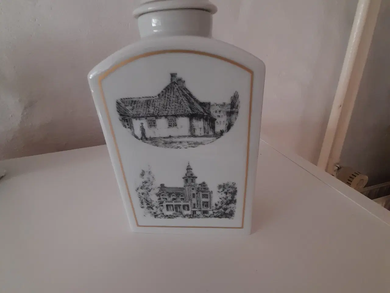 Billede 18 - Møbler porcelæn osv