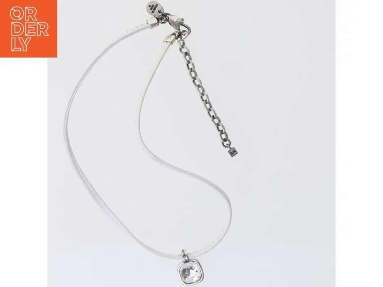 Billede 3 - Hvid halskæde med hjertevedhæng (str. 42 cm)