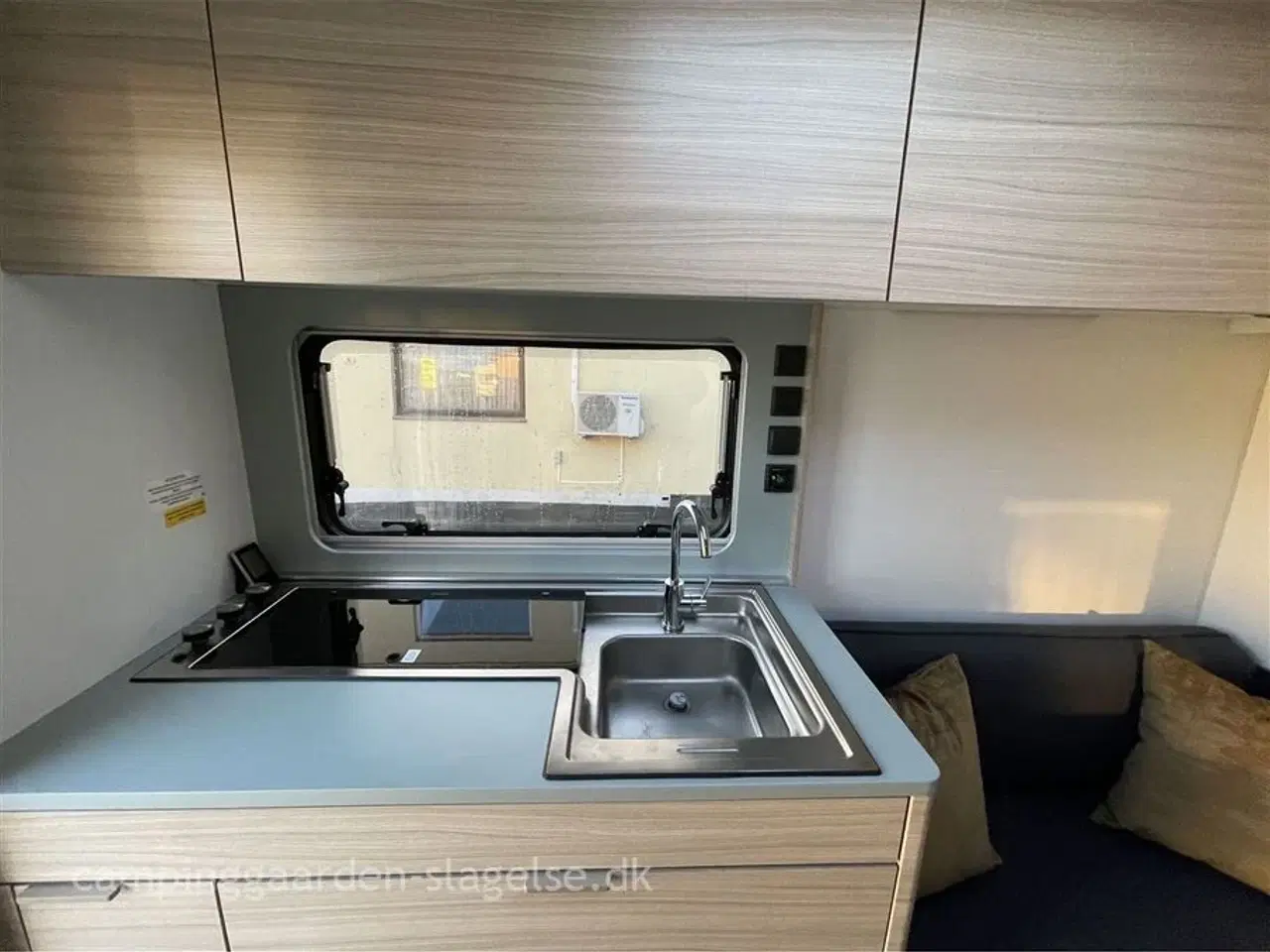 Billede 10 - 2022 - Adria Altea 402 PH Adria Altea 402 – kompakt campingvogn med dobbeltseng