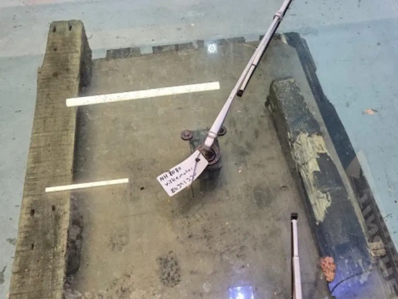 Billede 3 - New Holland 8080 Forrude 80411933