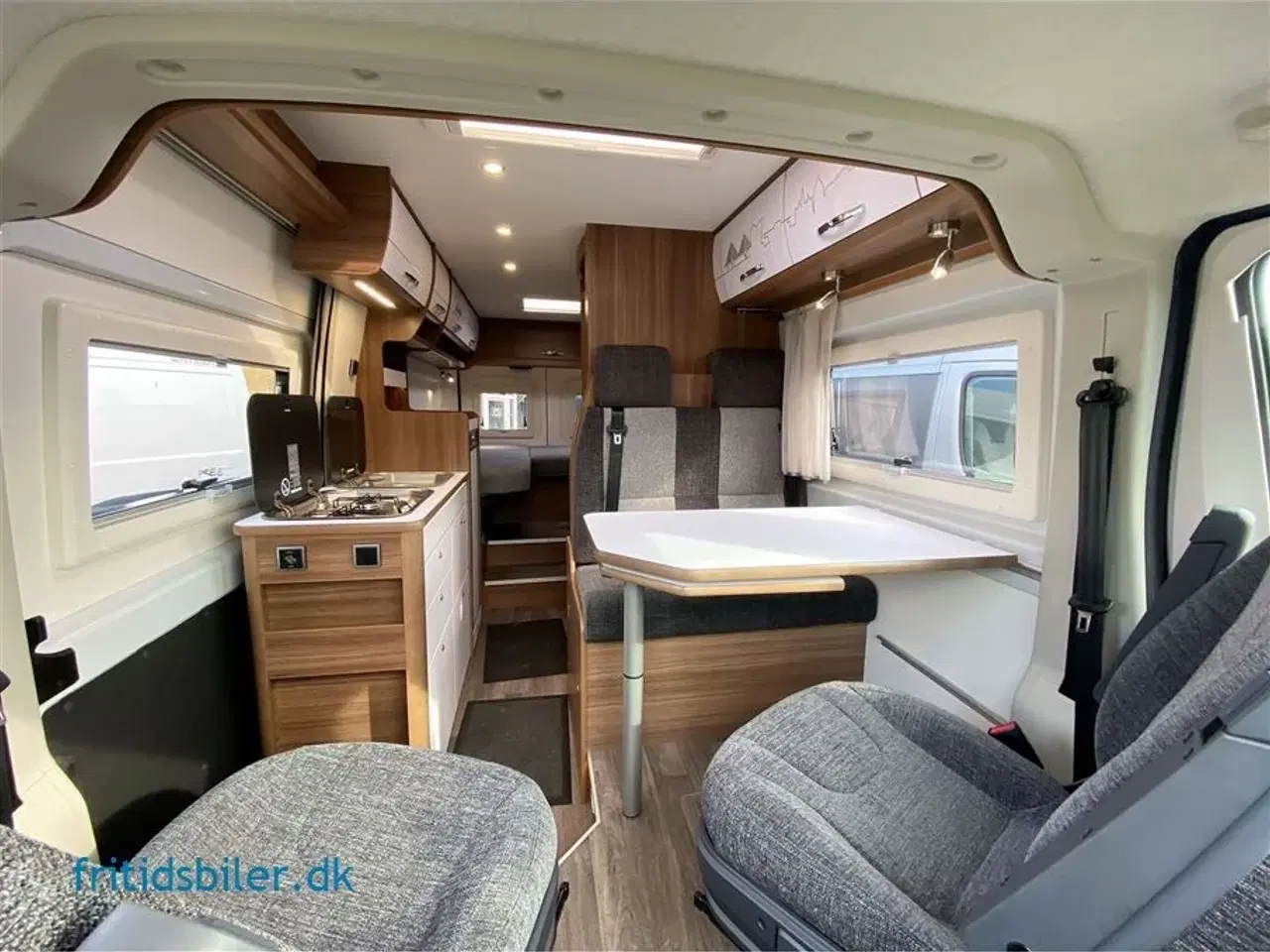 Billede 5 - 2024 - Bravia 636 140 Hk Edition 30   Bravia´s  store camper for 2 med alt hvad hjertet begære og masser af plads til de stille afkroge af verdenen eller den skønne storbys ferie.