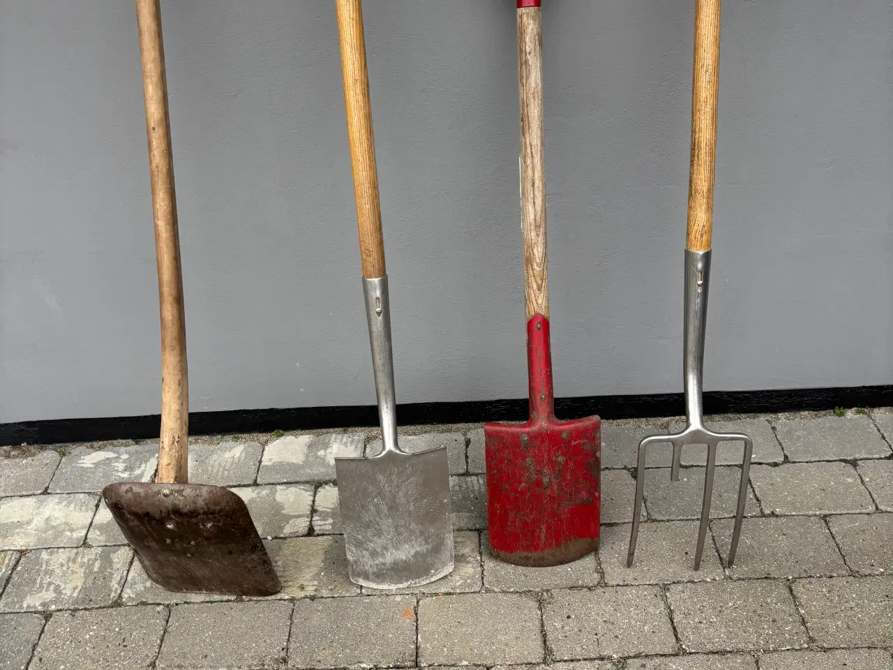 Billede 2 - SkovlSpadeSæt - Skovl/2xSpader og Greb