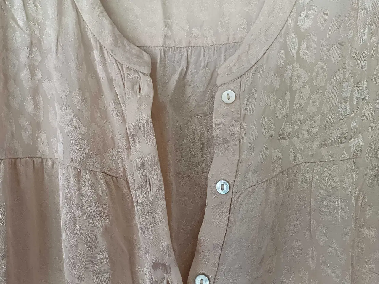 Billede 1 - Let kjole fra gustav 