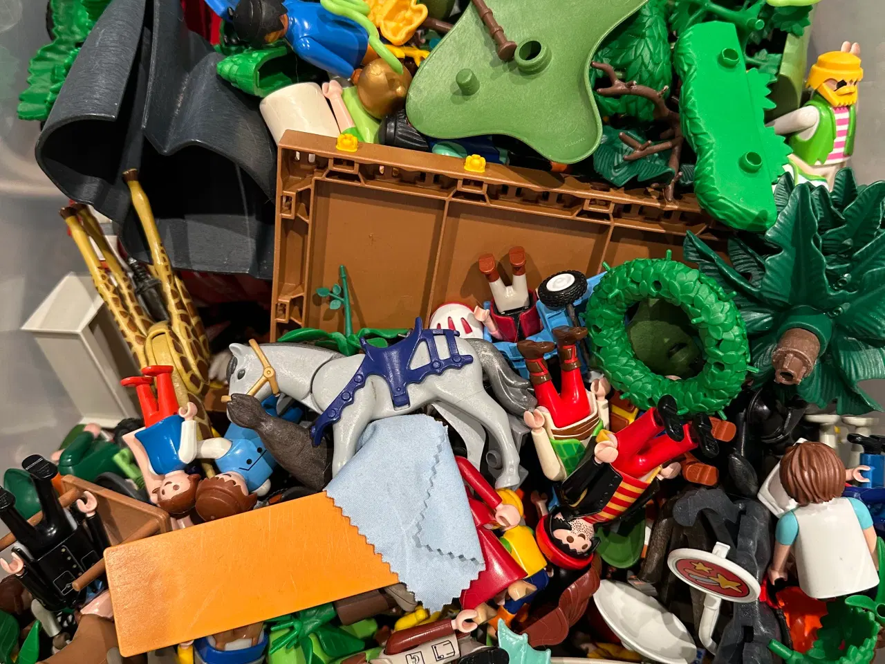 Billede 16 - STORT PARTI PLAYMOBIL