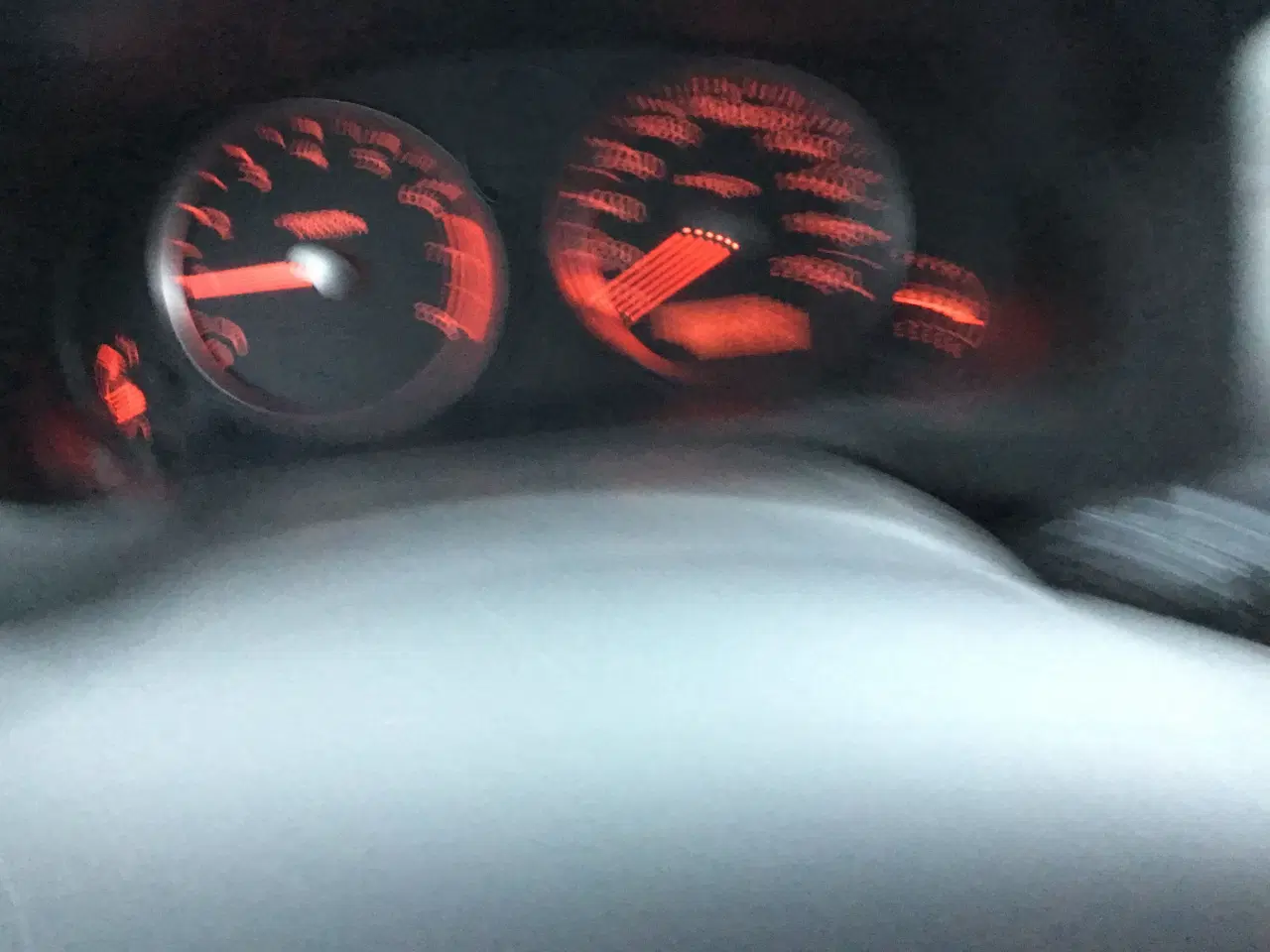 Billede 10 - Suzuki Liana 1,6 nysynet 12/25 træk helårsdæk airc