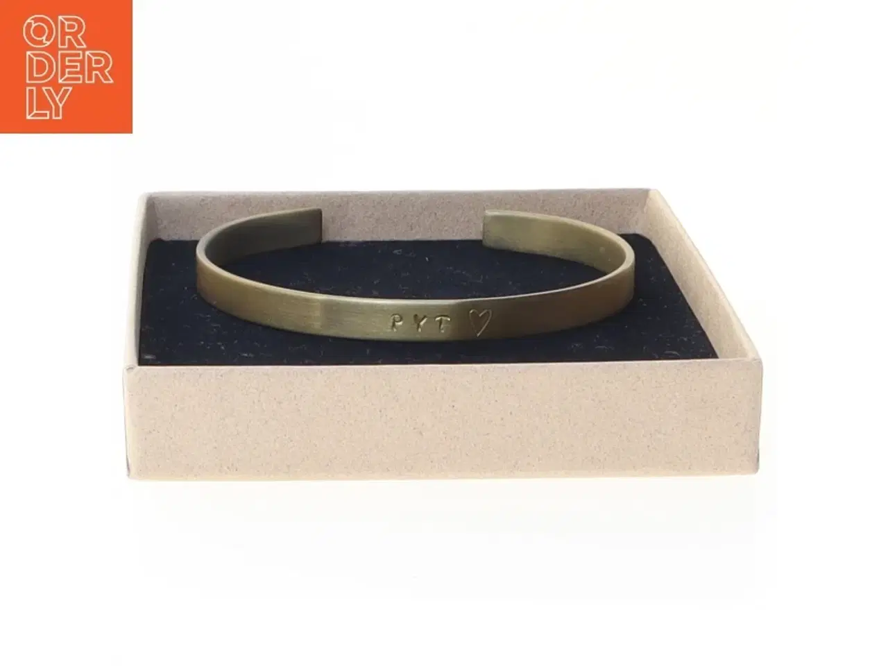 Billede 1 - Nygaard PYT armbånd - Messingarmbånd med indgravering fra Nygaard Smykker (str. 6,5 x 5 x 0,5 cm)