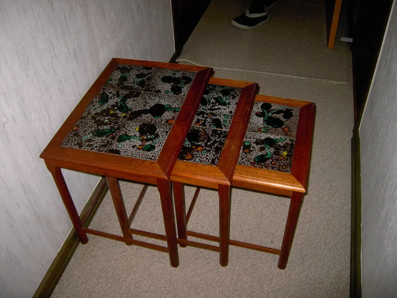 Billede 2 - Udtræksbord i teak, med fliser
