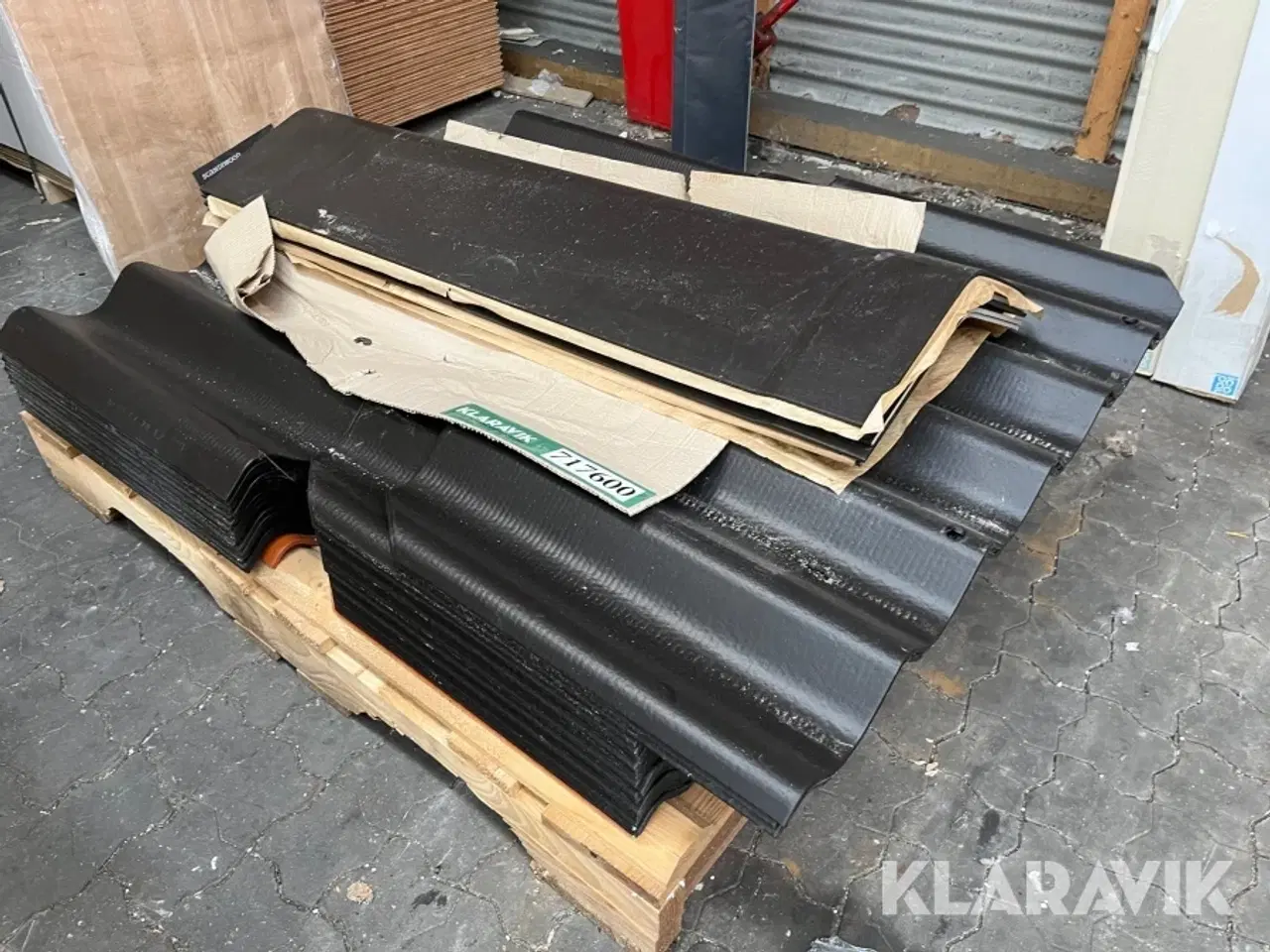 Billede 1 - Tagplader Swisspearl B7 sort/blå 38 styk