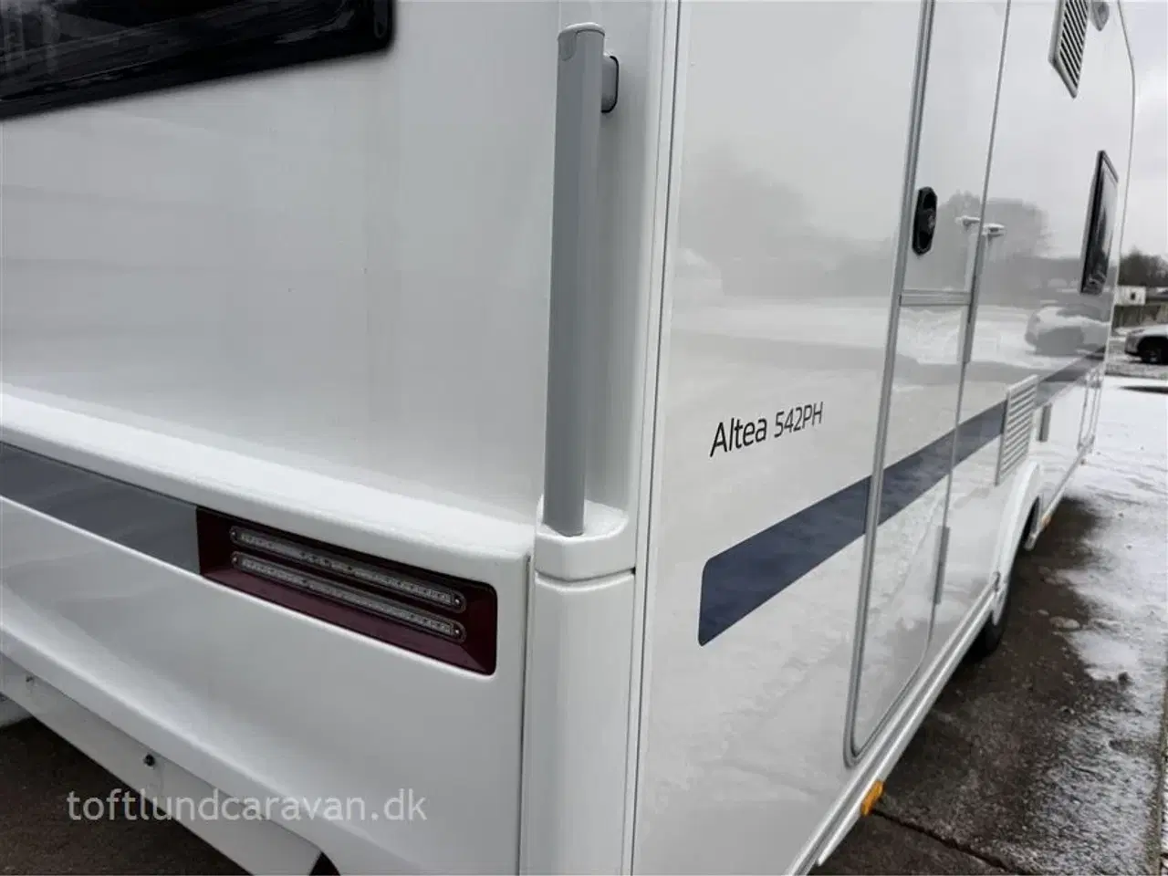 Billede 3 - 2023 - Adria Altea 542 PH Fremtræder som ny, QUEENS-SENG, m/MOVER + KLIMA mv.