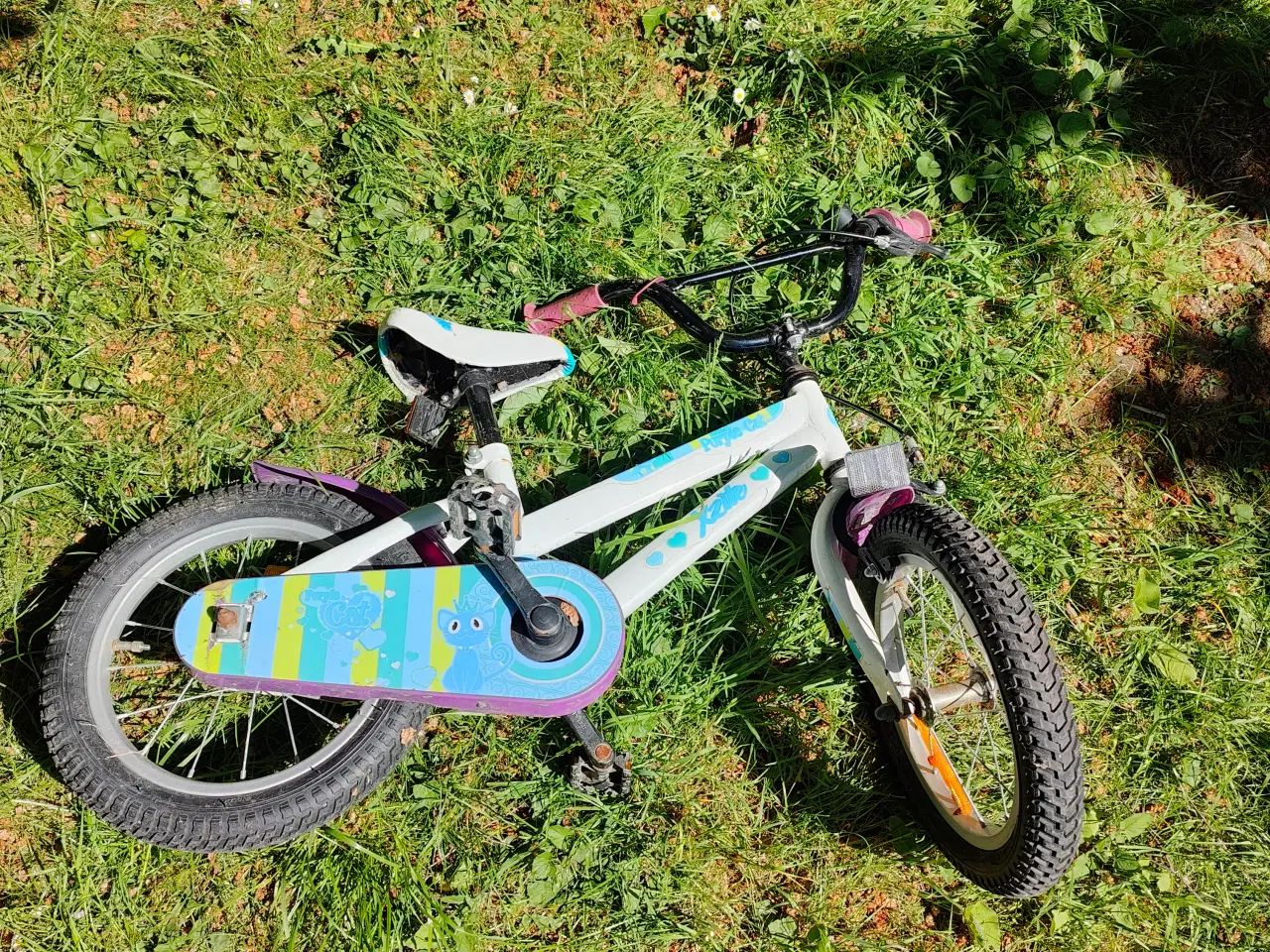 Billede 3 - Pige cykler