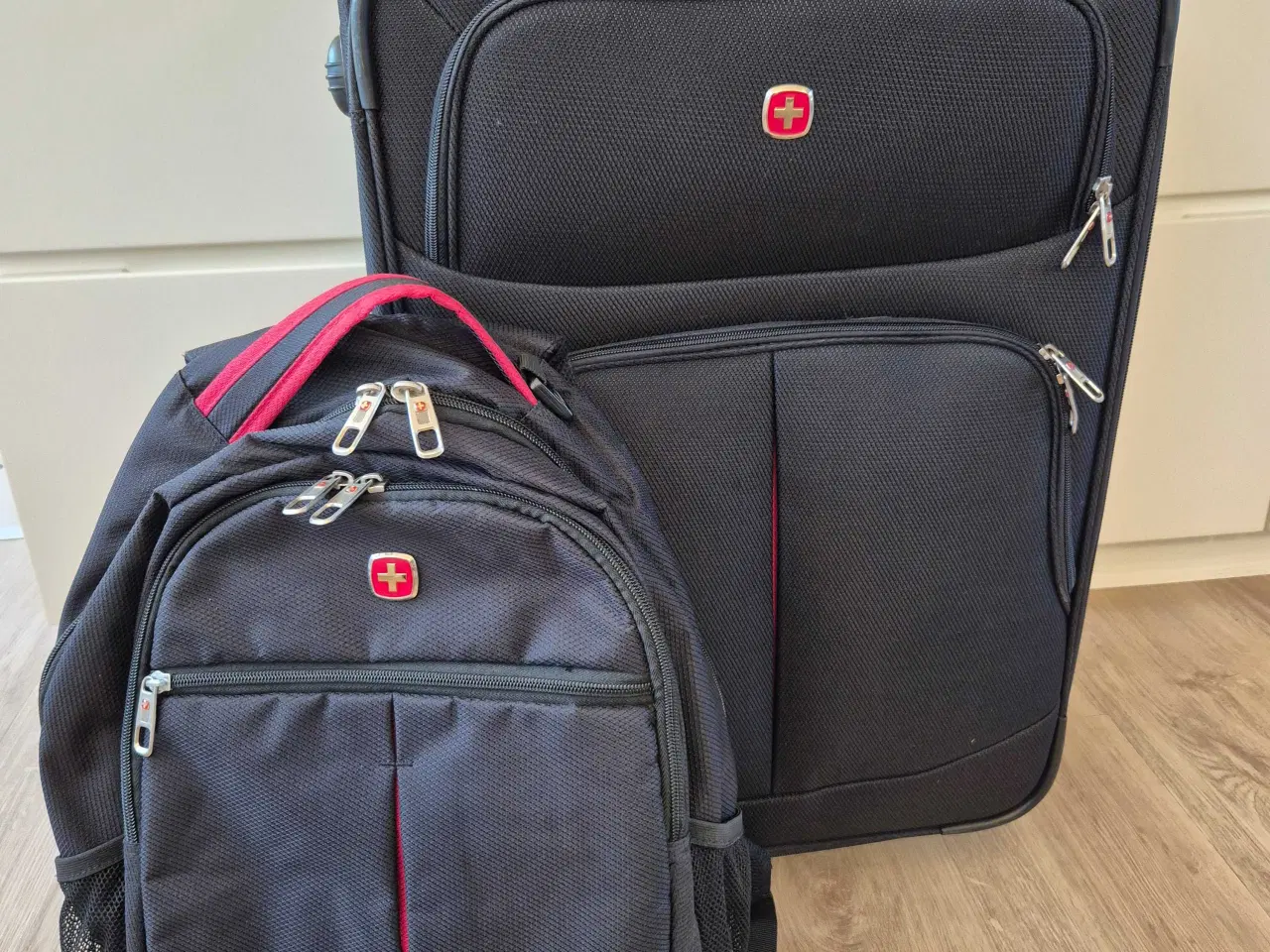 Billede 1 - Kuffert med matchende rygsæk