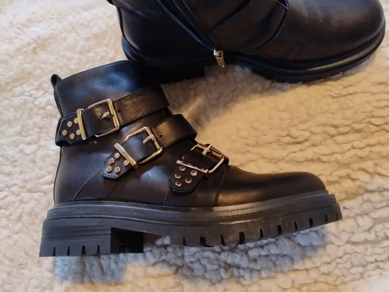 Billede 2 - nye damestøvler 