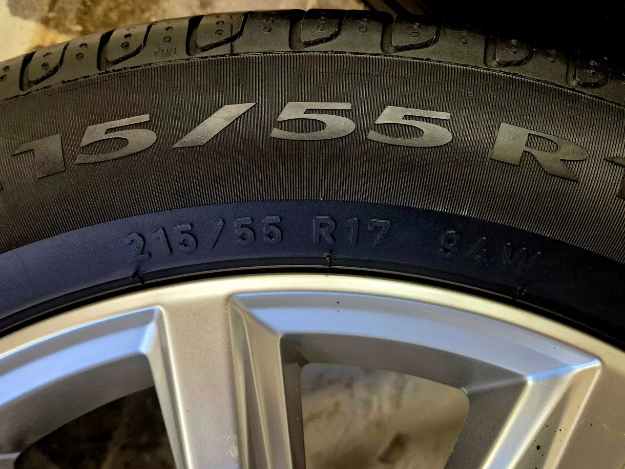 Billede 3 - VW "LONDON" MODEL ORIGINAL ALUFÆLGE MED SOMMERDÆK 