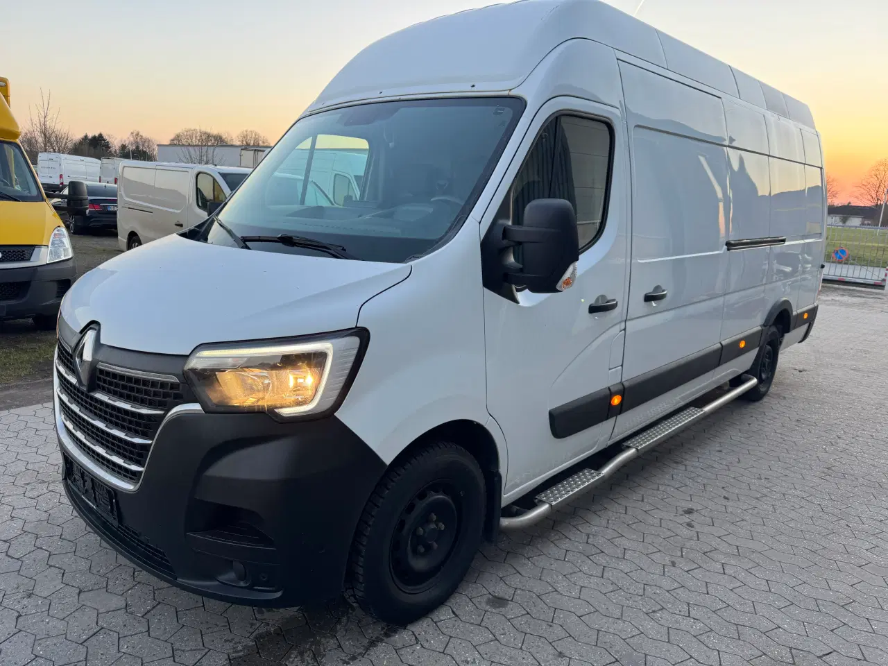 Billede 1 - Renault Master med lift L4H3
