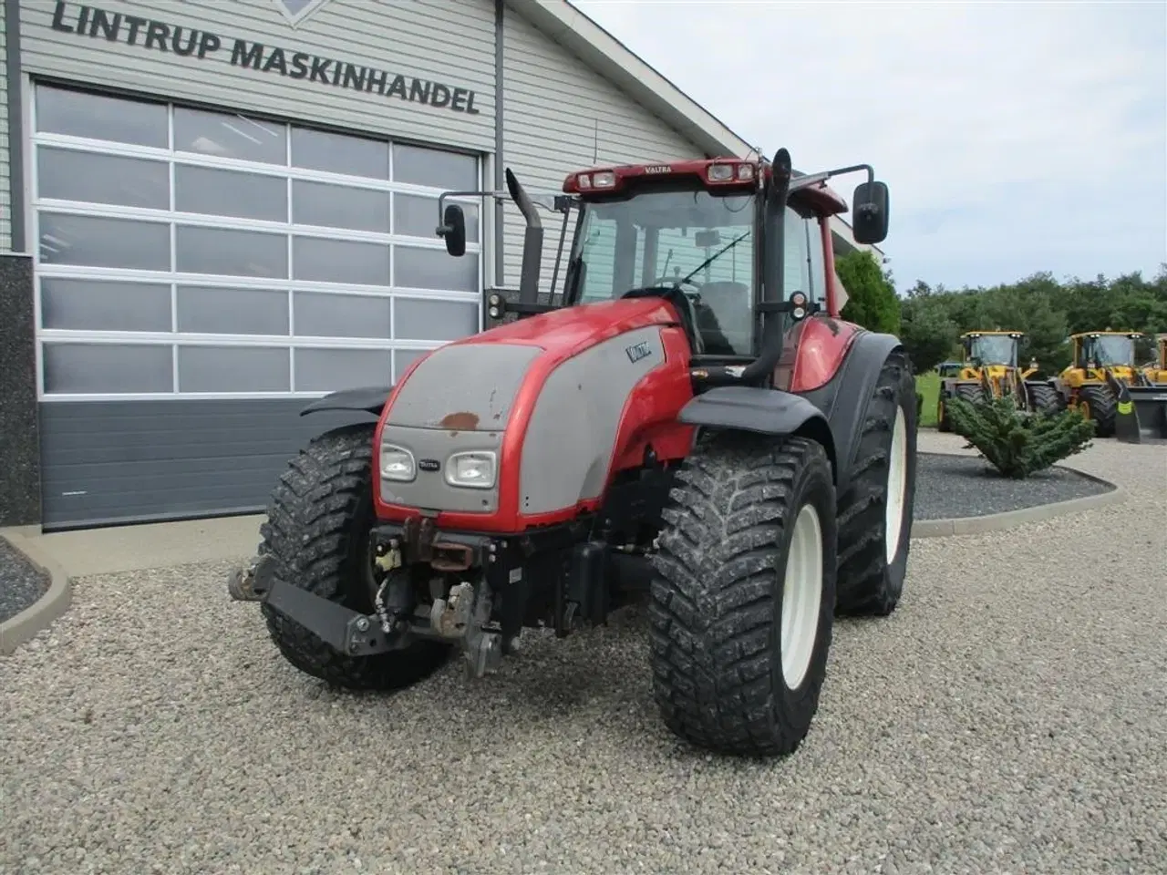 Billede 3 - Valtra T190 Med frontlift og affjedret foraksel