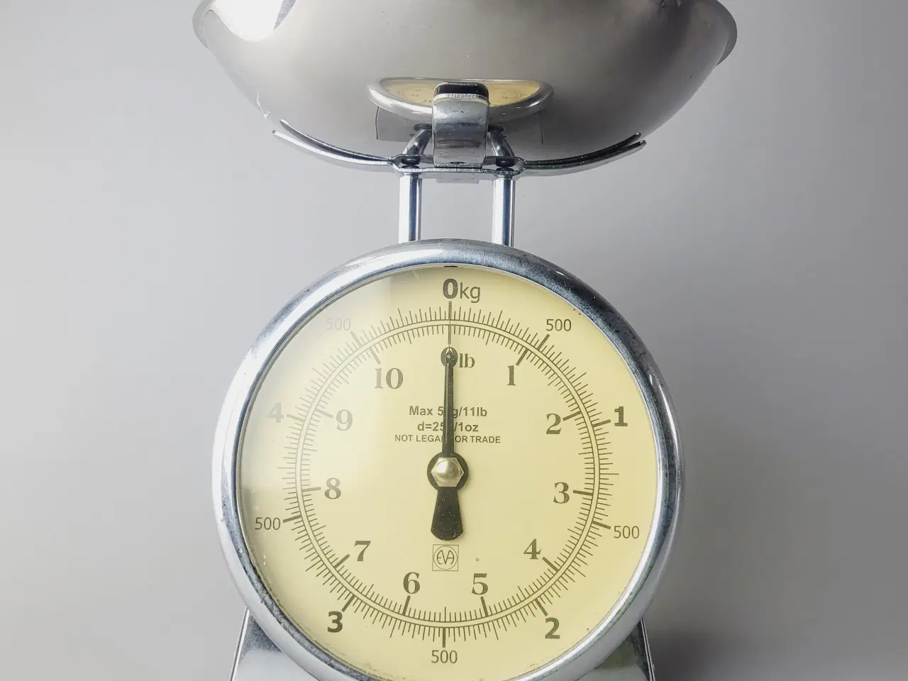 Billede 1 - ⭐️- Køkkenvægt i Klassisk Retro-Design