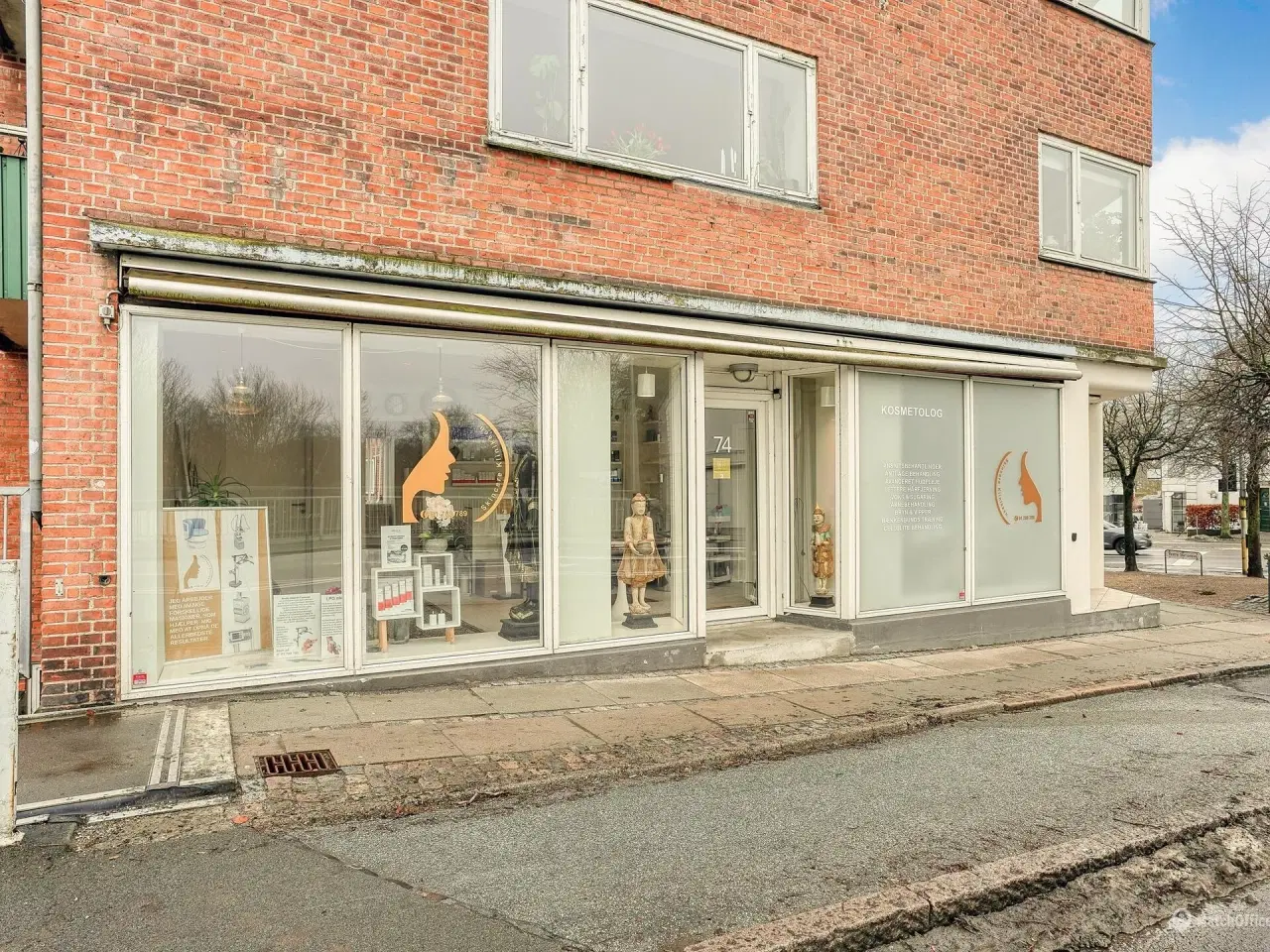 Billede 3 - Præsentabelt og synligt butikslokale i hjertet af Rungsted