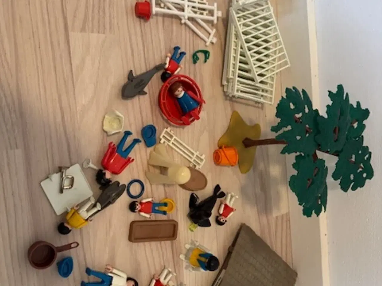 Billede 1 - Legetøj blandet