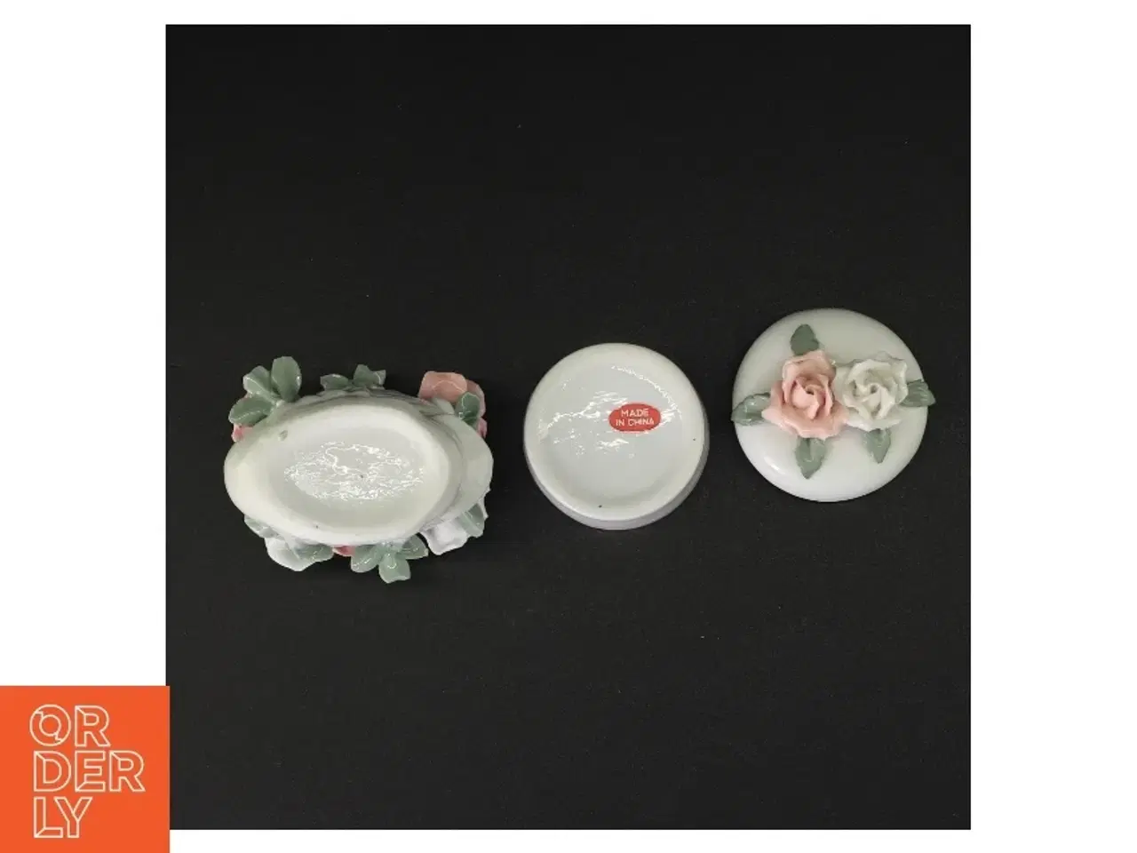 Billede 5 - Porcelænssvane med blomsterdekoration og krukke (str. Svane 9 x 8 x 8 cm krukke 7 x 6 cm)