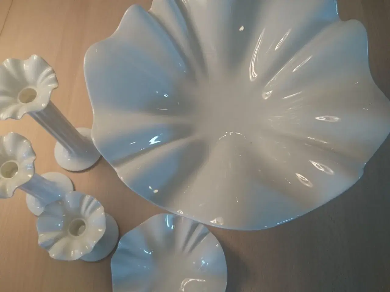 Billede 2 - Porcelæns bordfad, lysestager og lille f