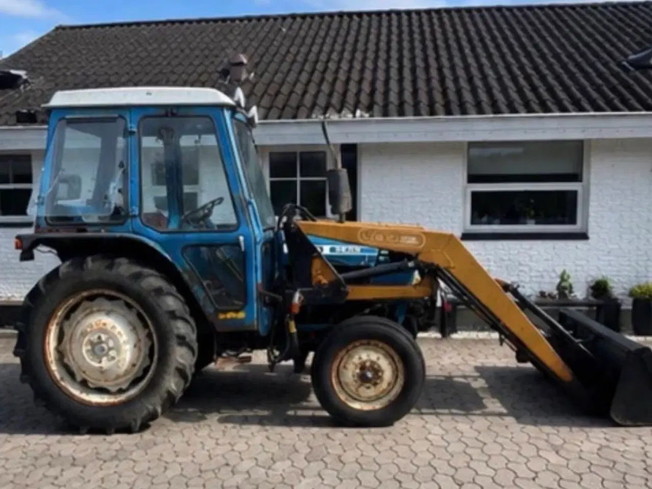 Billede 2 - Ford traktor med frontlæsser + front PTO