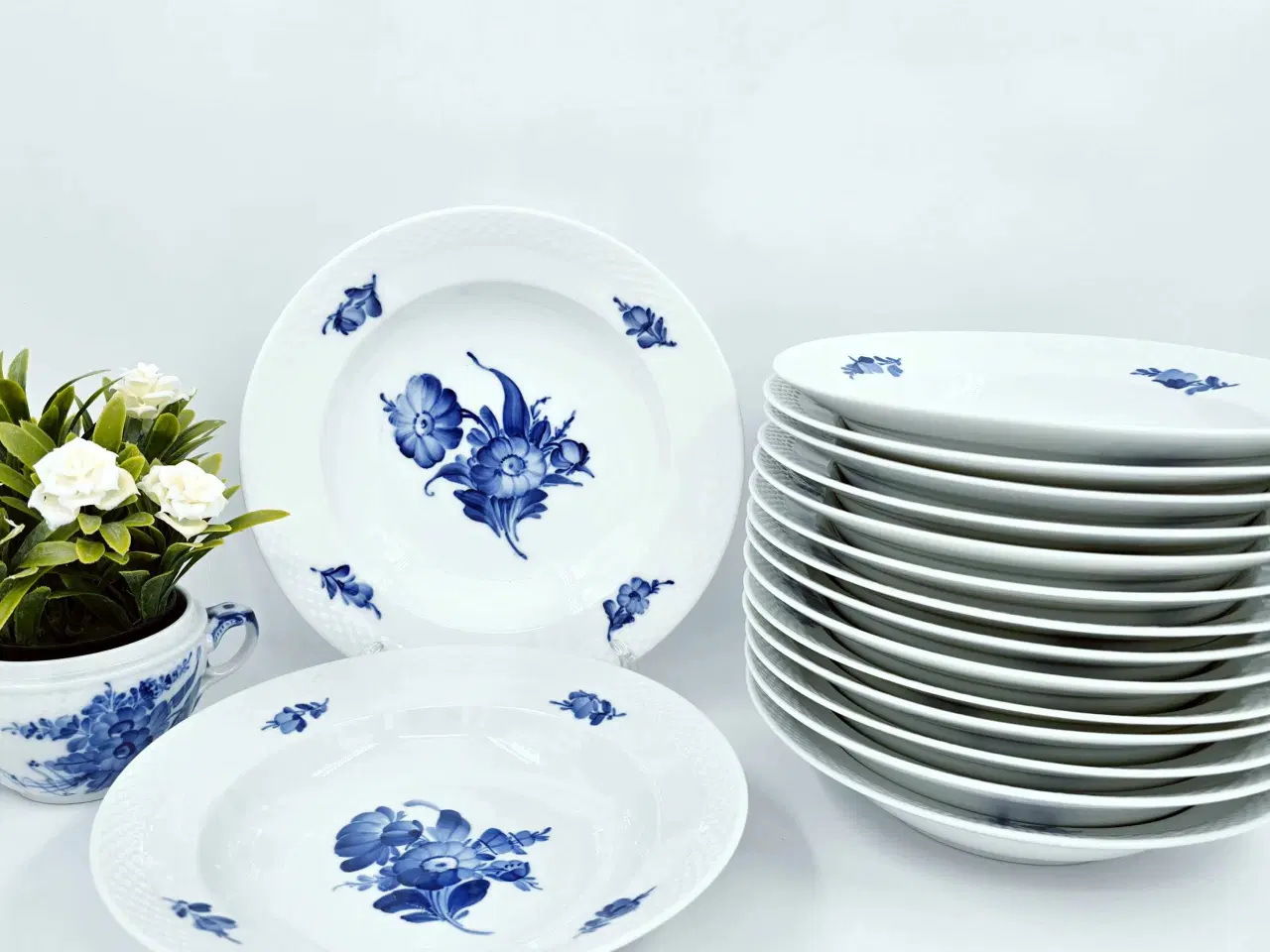 Billede 1 - Blå Blomst Flettet lille dyb tallerken Porcelæn 