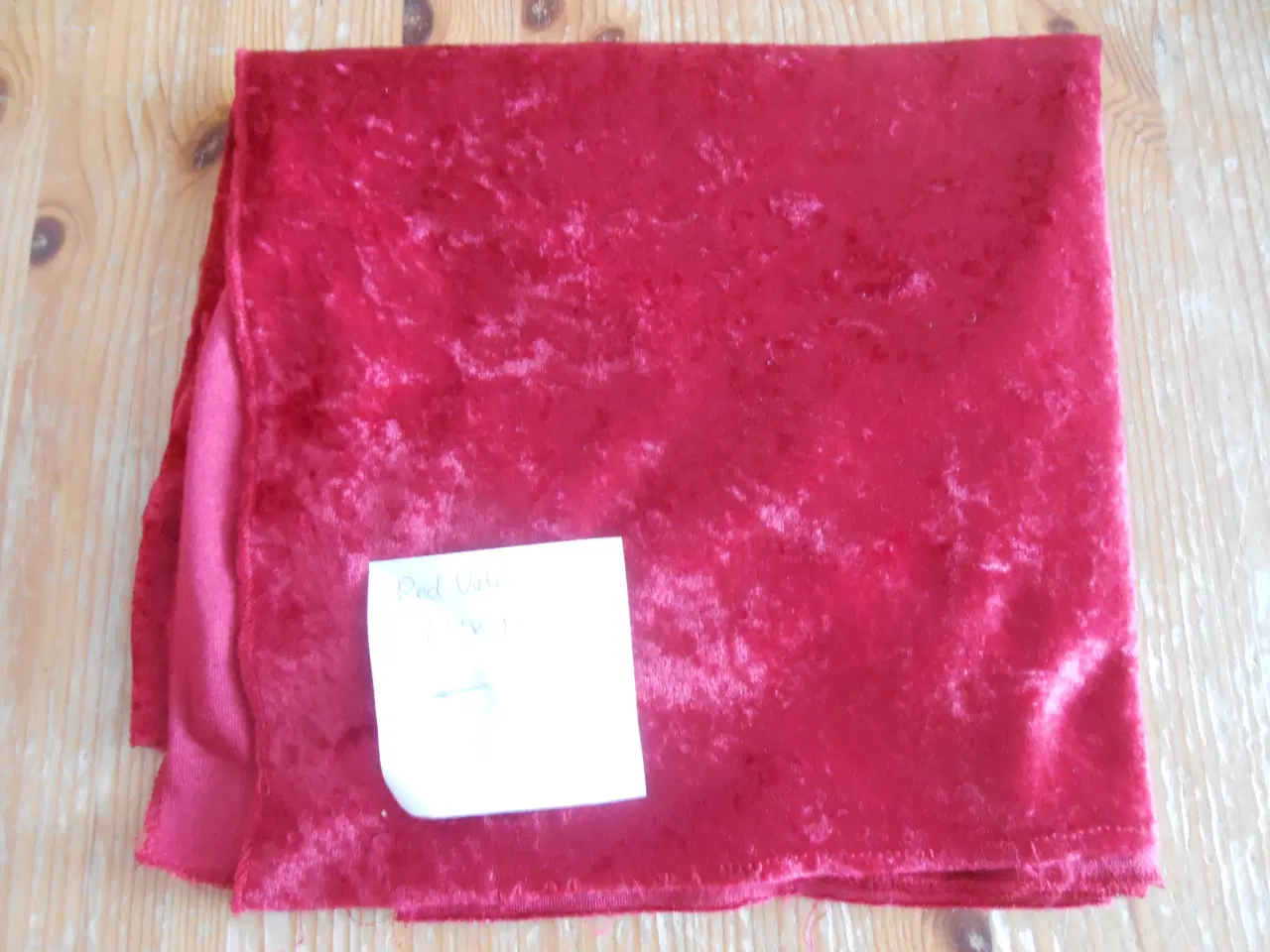 Billede 2 - Nervøs Fløjl eller velour.