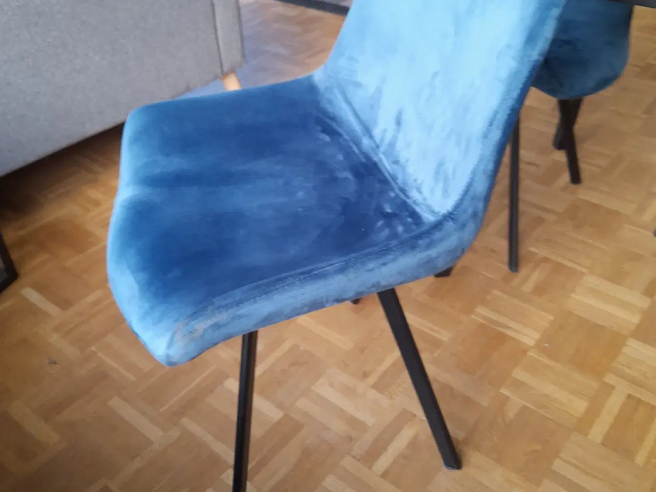 Billede 1 - Spisebordsstole med blå velour, 4 stk