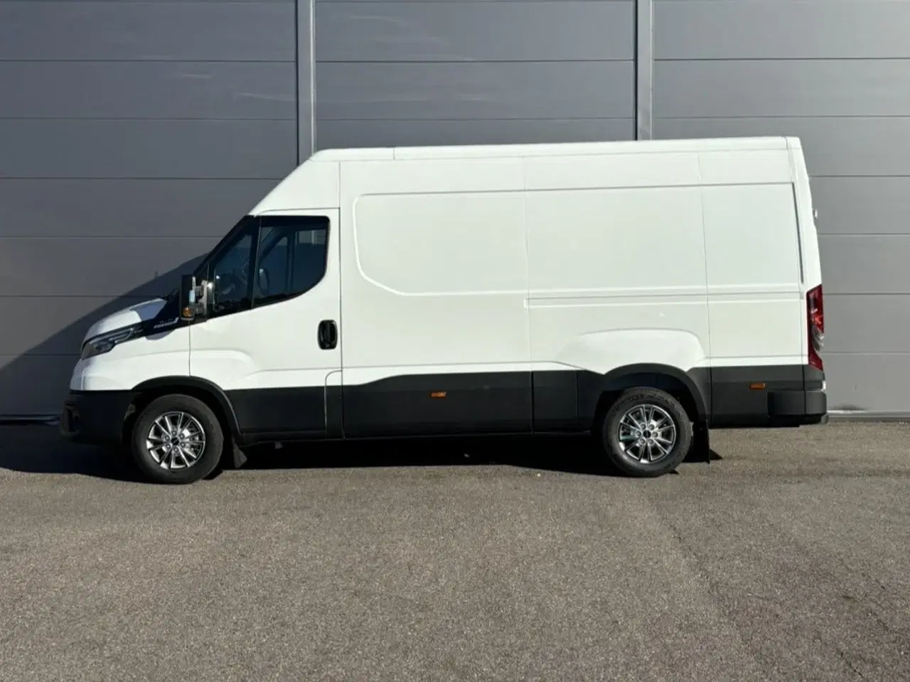 Billede 10 - Iveco Daily 3,0 35S18 12m³ Van AG8